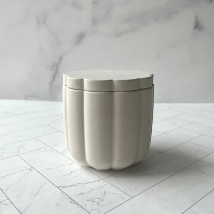 Scallop Jar in Light Gray - The Offbeat Co.