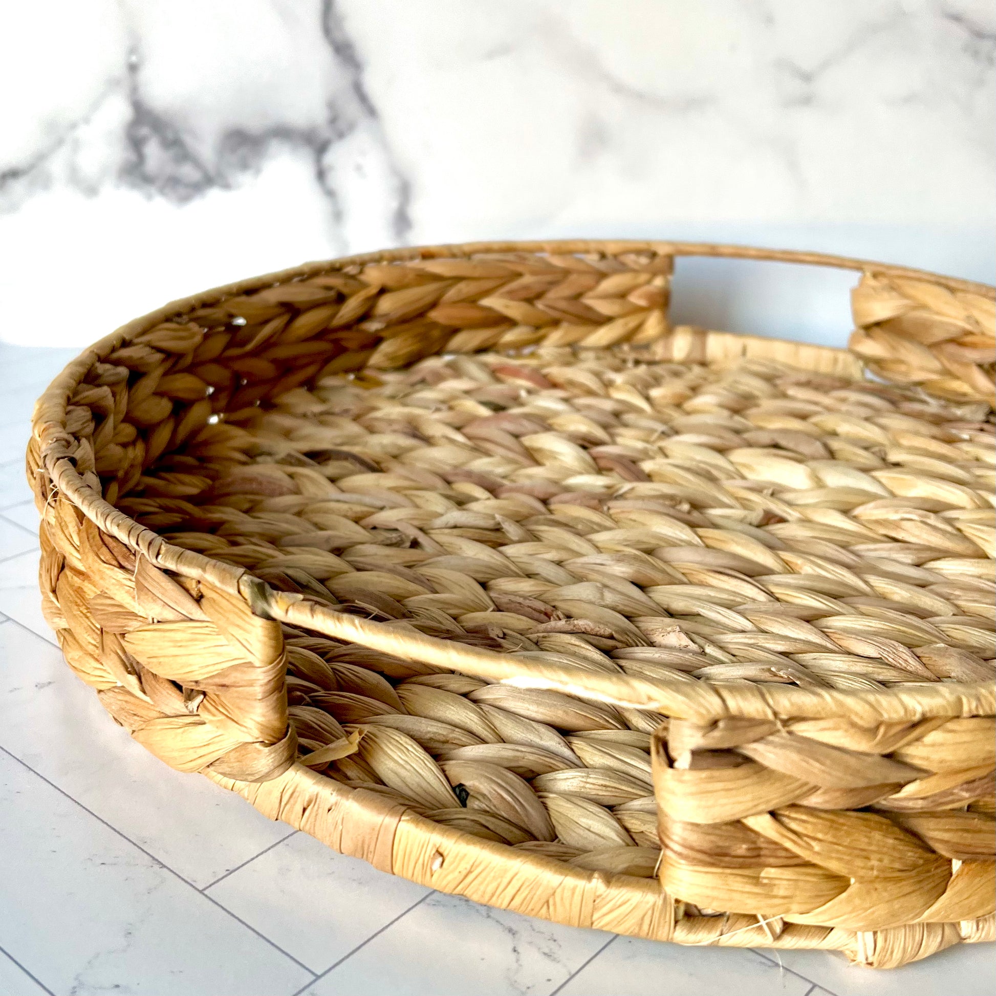 Water Hyacinth Round Tray - The Offbeat Co.